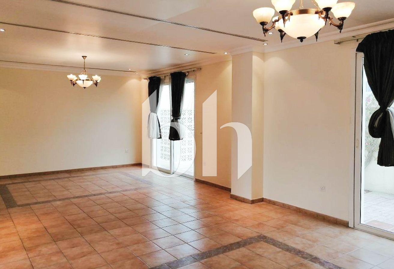 SPACIOUS | 3 BEDROOMS | SEMI FURNISHED | VILLA - Villa in Al Nasr Street