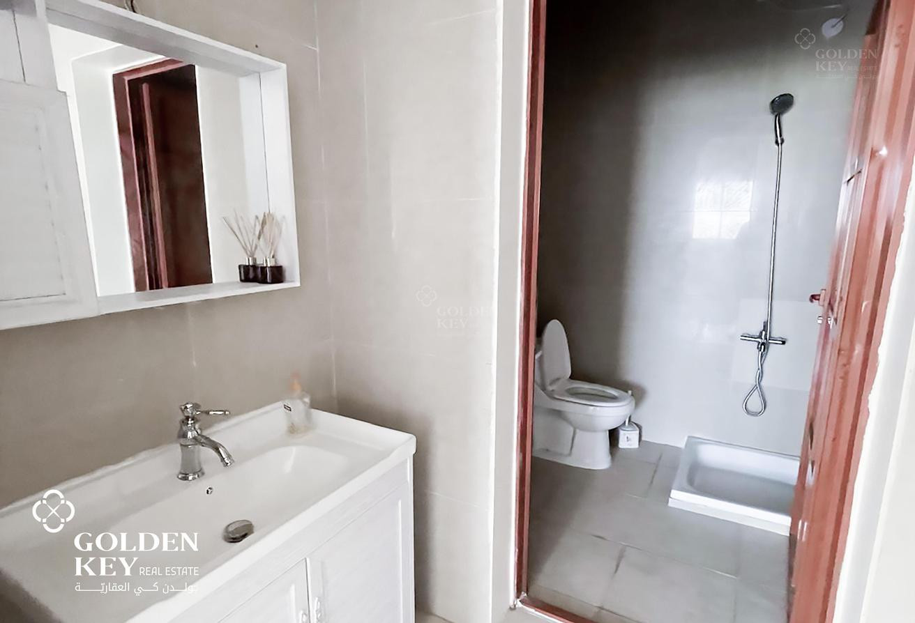 Standalone 4-Bedroom Villa for Rent in Lzghawa - Villa in Izghawa