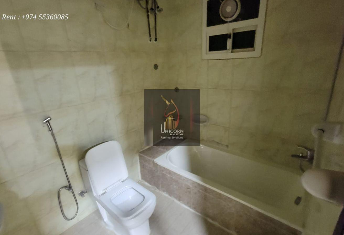 7 Bedroom Villa | With Backyard | 2 Kitchens - Compound Villa in Umm Abirieh