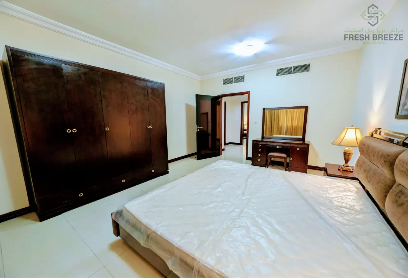Huge 2BHK Closed To Hammad Metro + One Month Free - Apartment in West Porto Drive