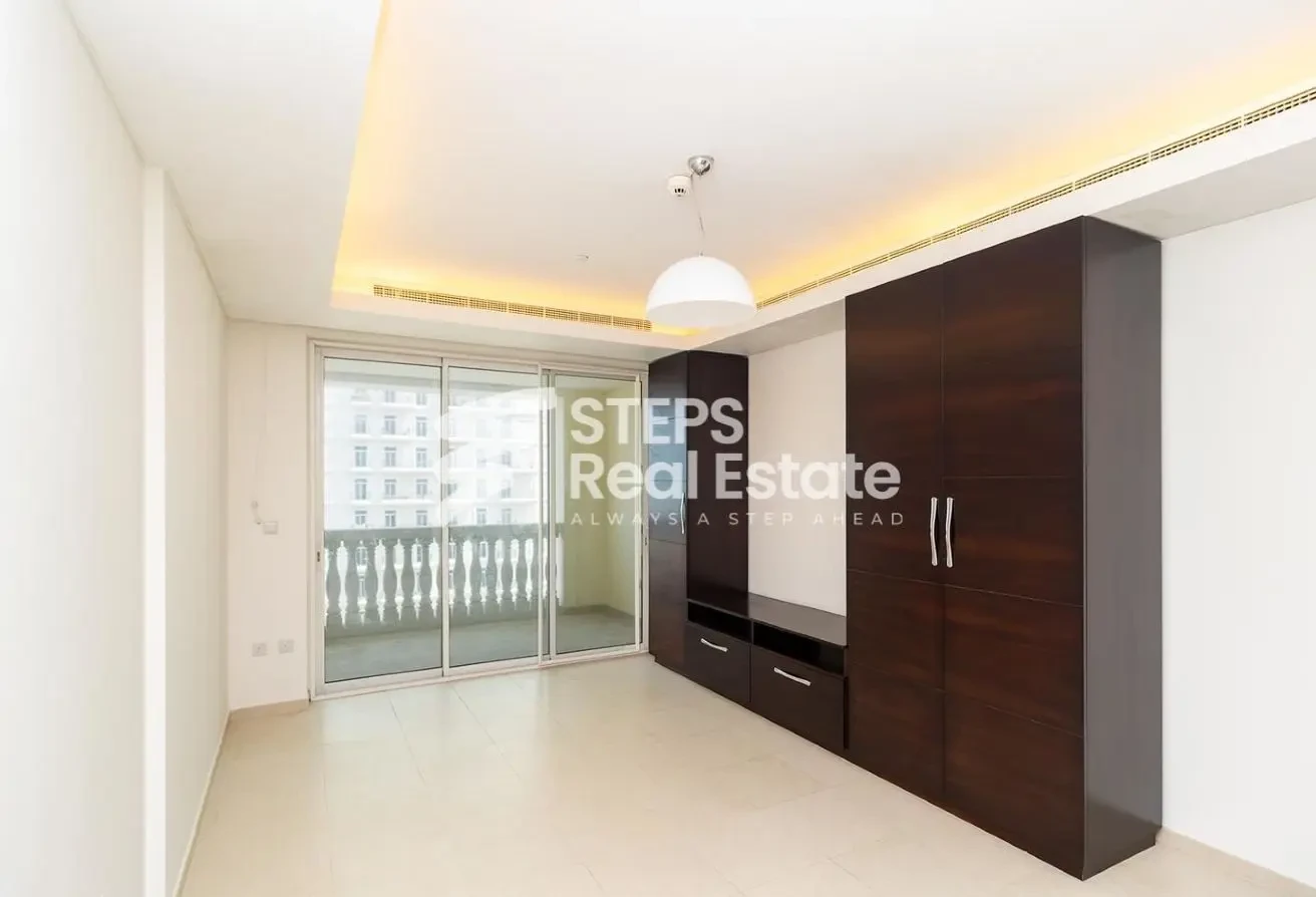 Studio for Rent in The Pearl | Bills Included - Apartment in West Porto Drive