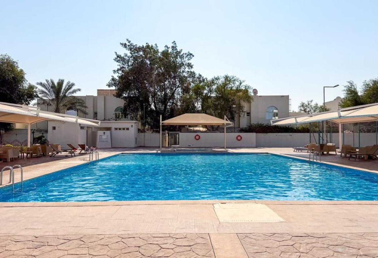 Unfurnished 4 Bedroom + Maid | For Family - Apartment in West Bay Lagoon