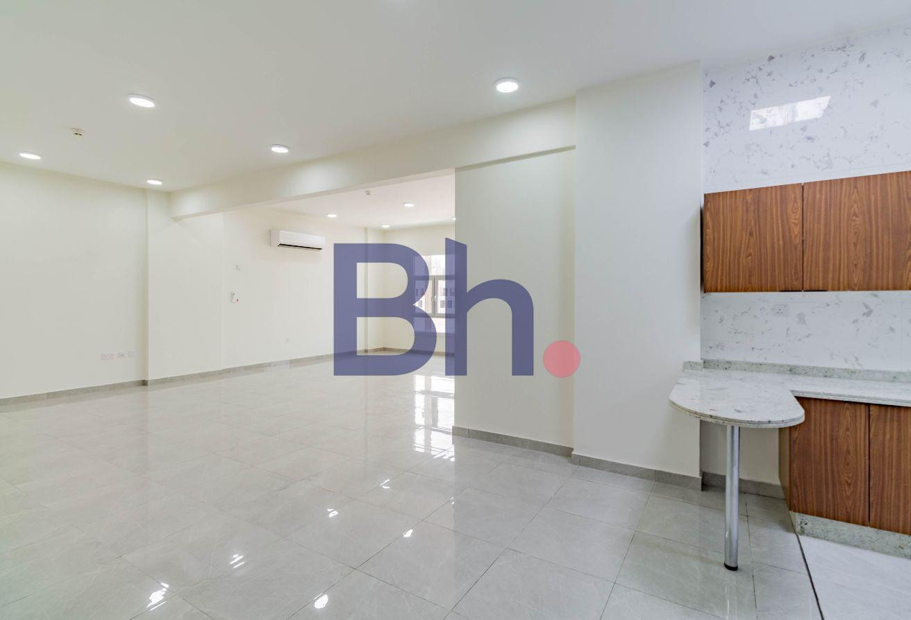 SPACIOUS | 3 BEDROOMS | PRIME LOCATION - Apartment in Al Waab Street