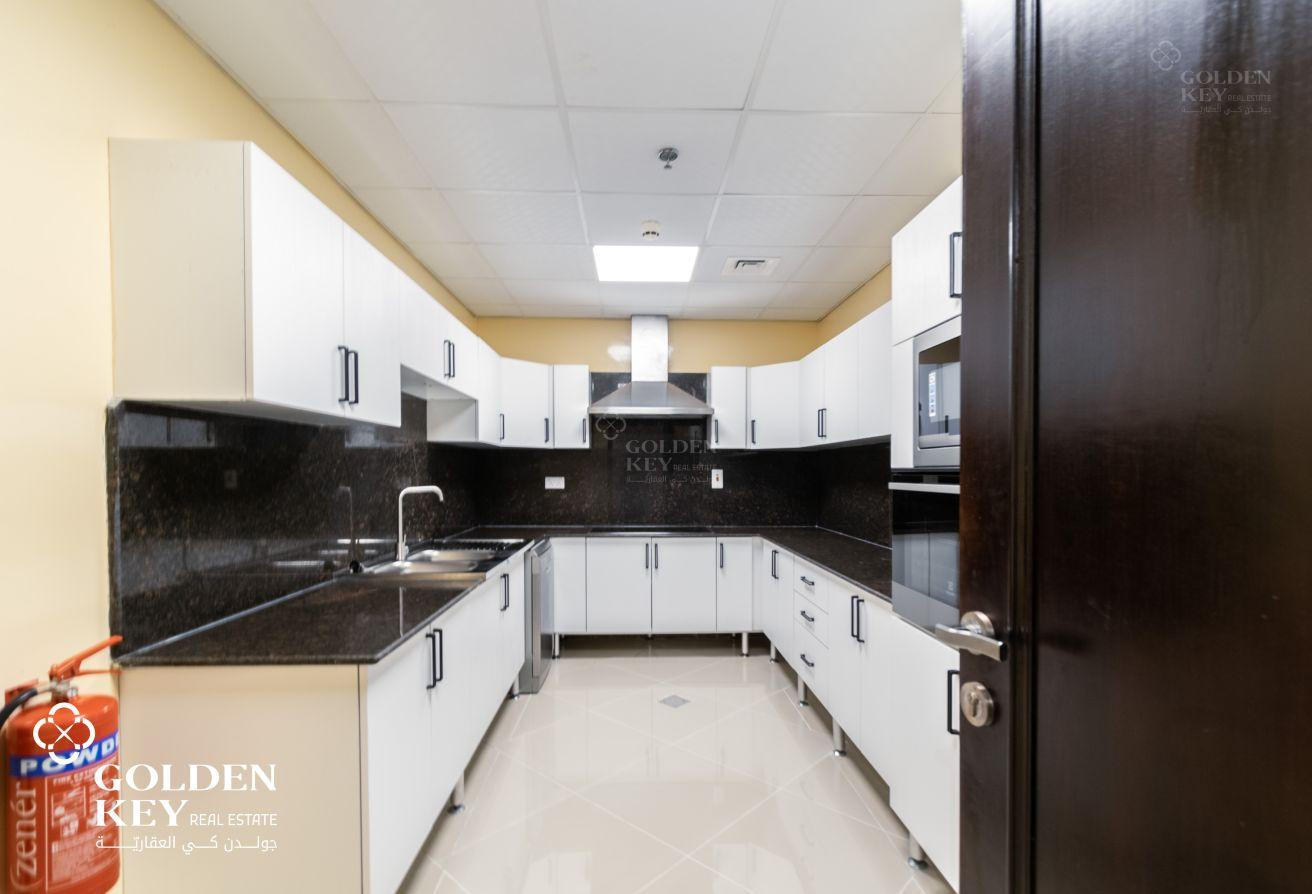 Big Layout | 3BR+Maid | Including Bills | West Bay - Apartment in West Bay