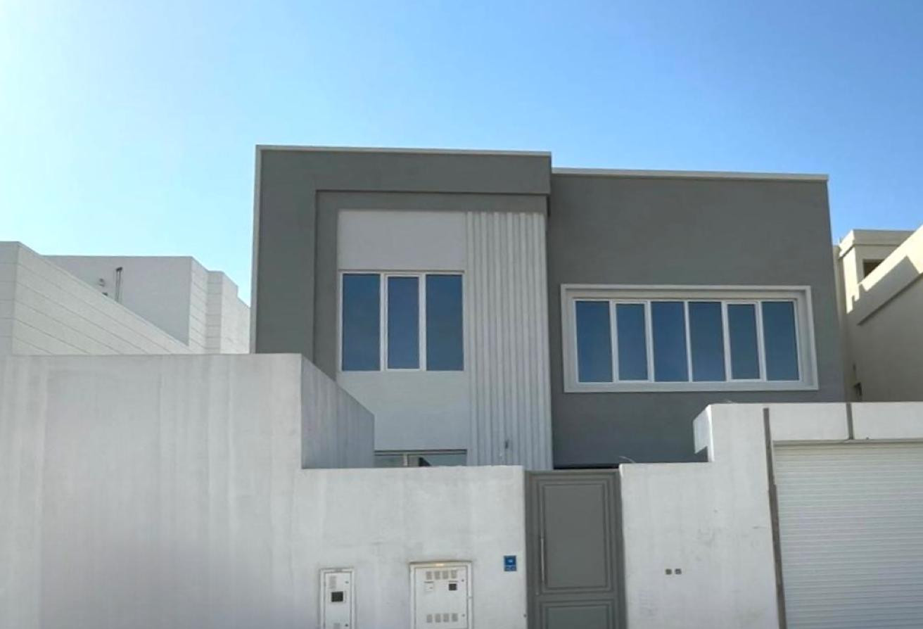 NEW MODERN FINISHING 7BR VILLA WITH ELEVATOR - Villa in Umm Al Seneem Street