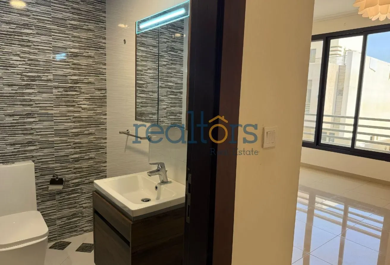 LUXURIOUS VILLA 4BR +MAID + DRIVER| AL HILAL - Compound Villa in Al Hilal