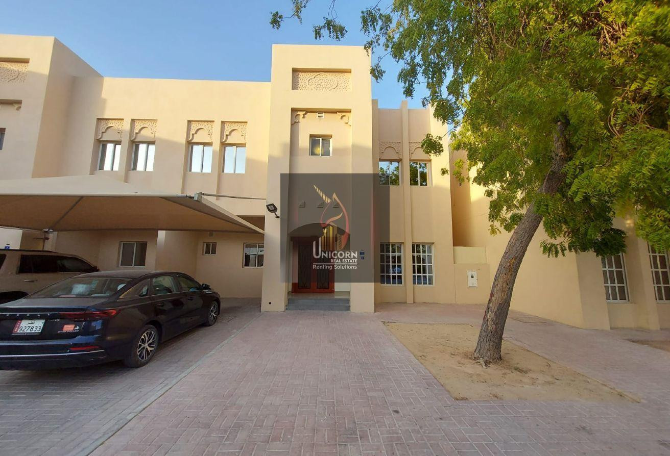 NO COMMISSION | Well-Kept 4-Bedroom + Maids | UF - Compound Villa in Ain Khaled