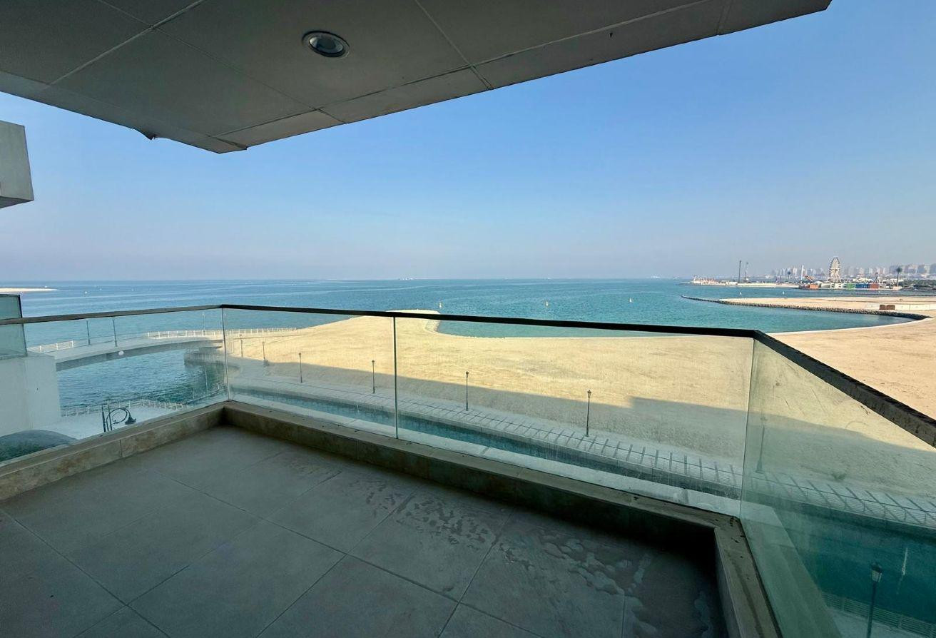 spacious apartment / full sea view / one bedroom