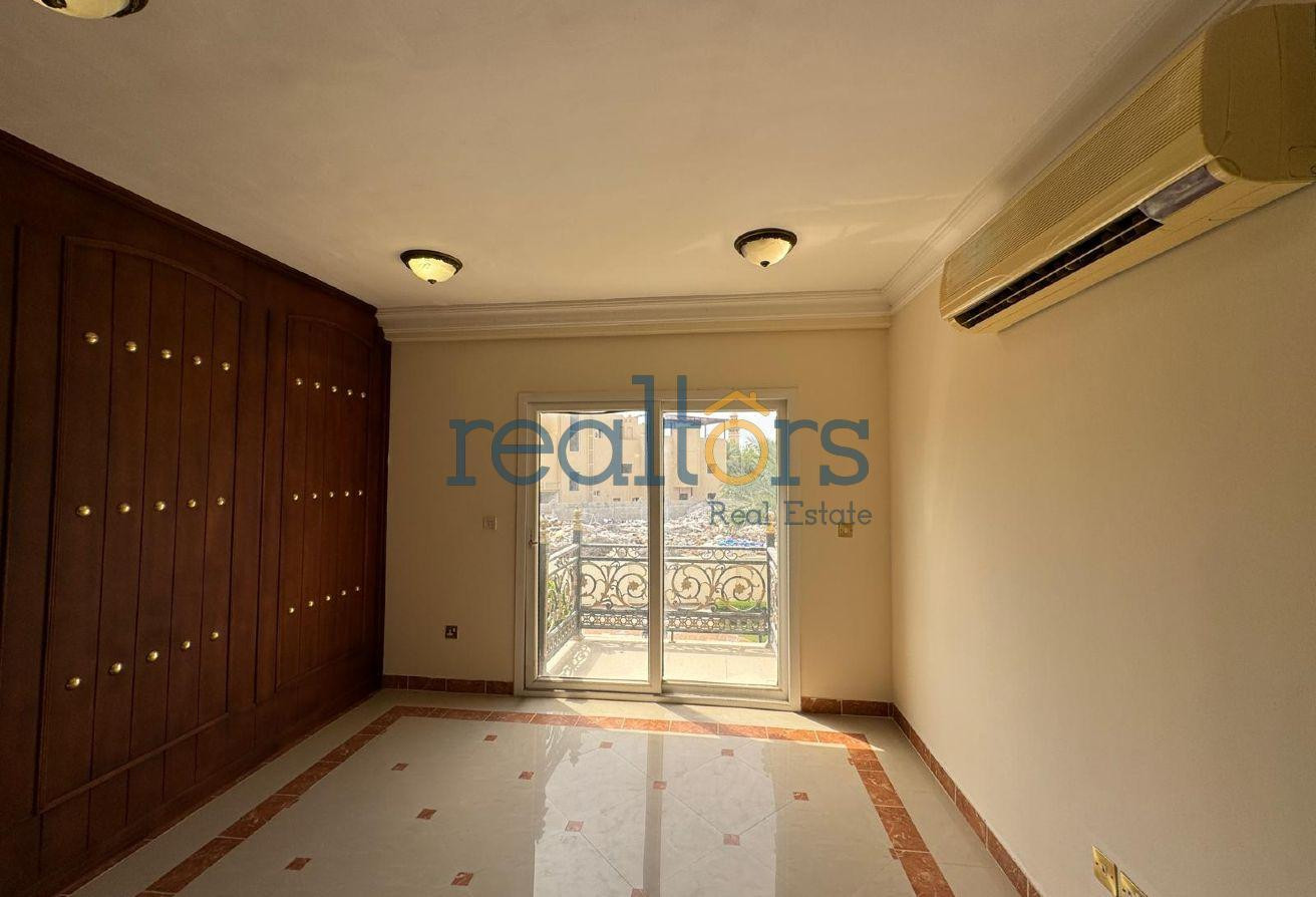 3 BED WITH STORAGE VILLA SF INCLUDING BILLS &amp; MNTC - Villa in West Gate