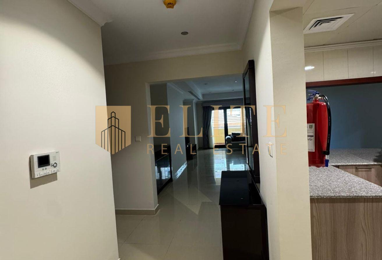 Spacious 2BR with Balcony in Porto Arabia - Apartment in Viva East