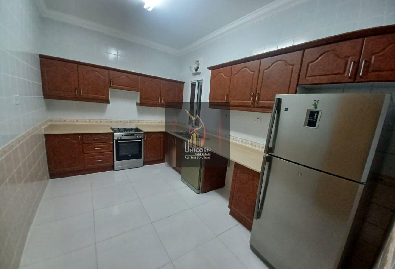 Well-Kept 3-Bedroom | Unfurnished - Apartment in Al Nasr Street
