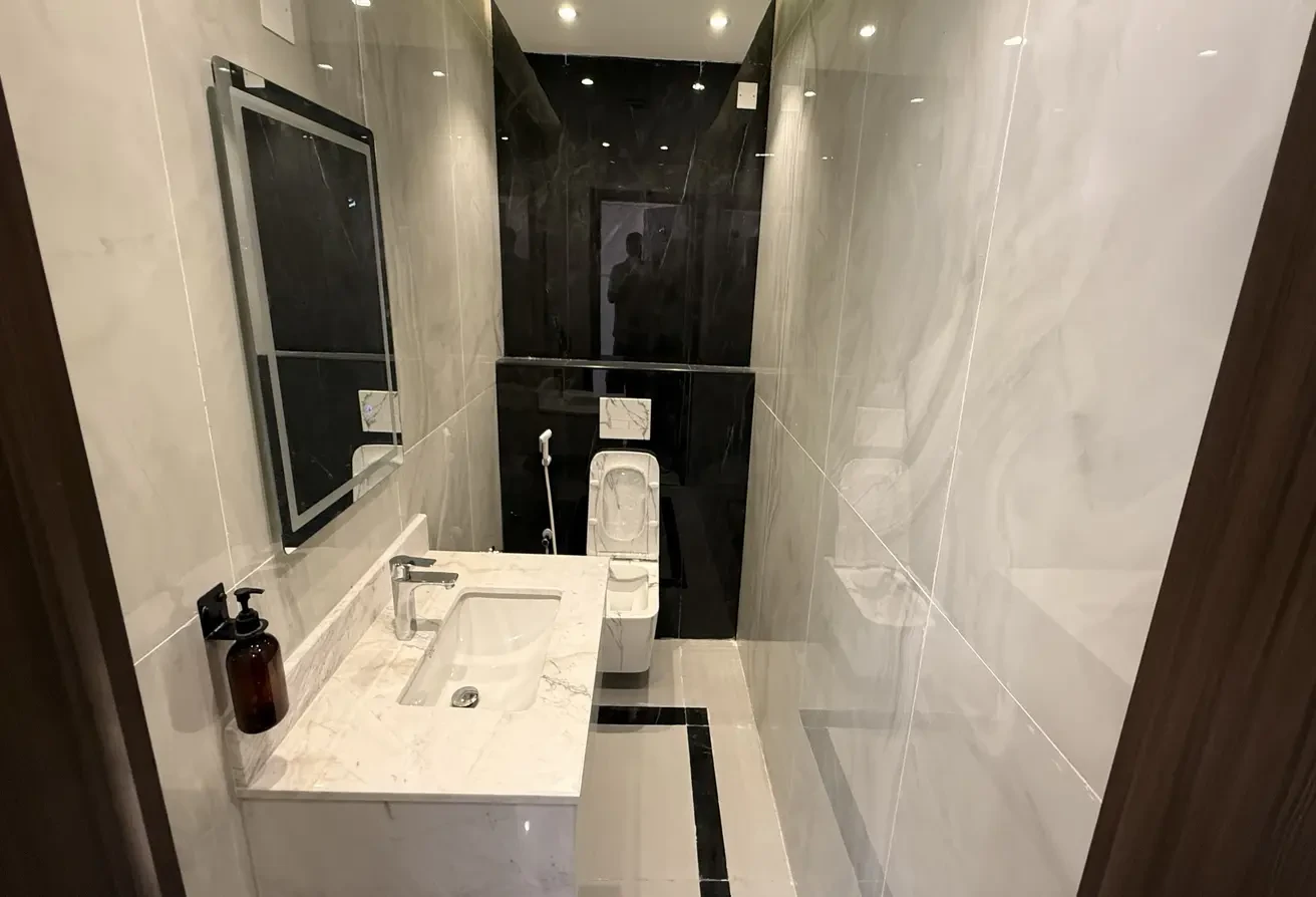 SPACIOUS 2 BHK APARTMENT 1 MONTH FREE NEAR METRO!! - Apartment in Salaja Street