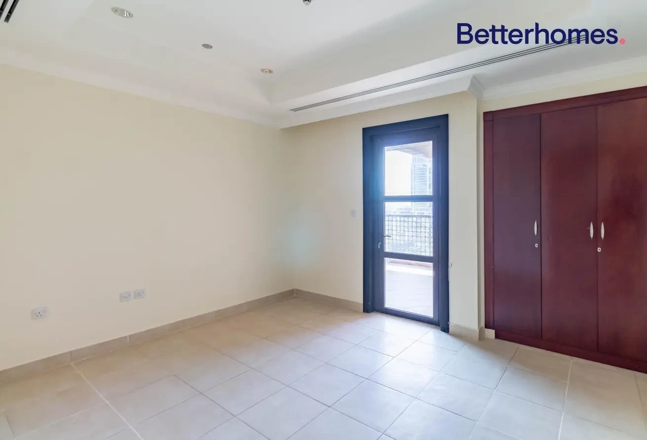 2 BR Apartment with 2 Parking Spaces Porto Arabia - Apartment in Doha