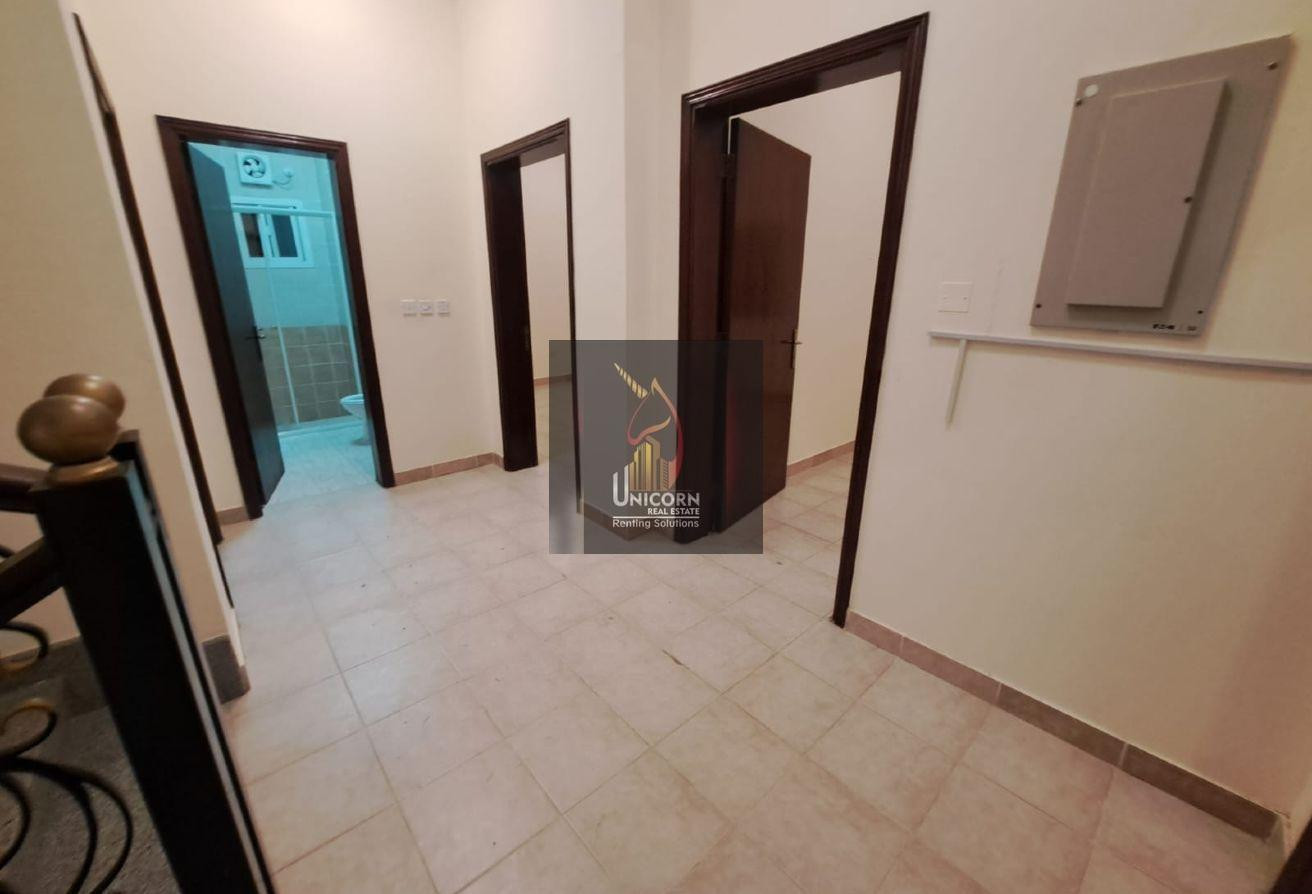 Well-Kept 5-Bedroom| Balcony | SF | 2 MONTHS FREE - Compound Villa in Bu Hamour Street