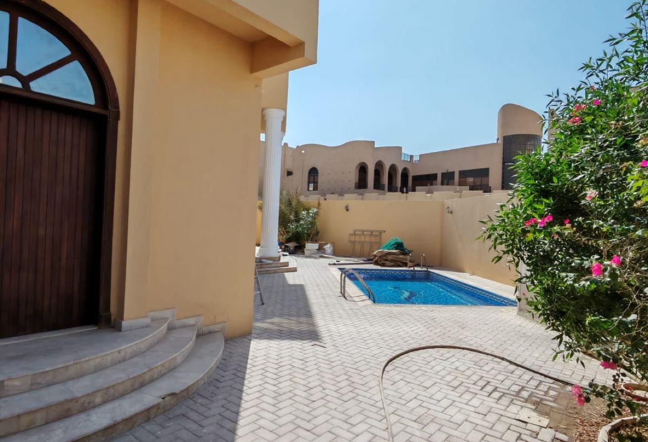 SPACIOUS 5BR VILLA IN AL WAAB - PRIVATE POOL - AC