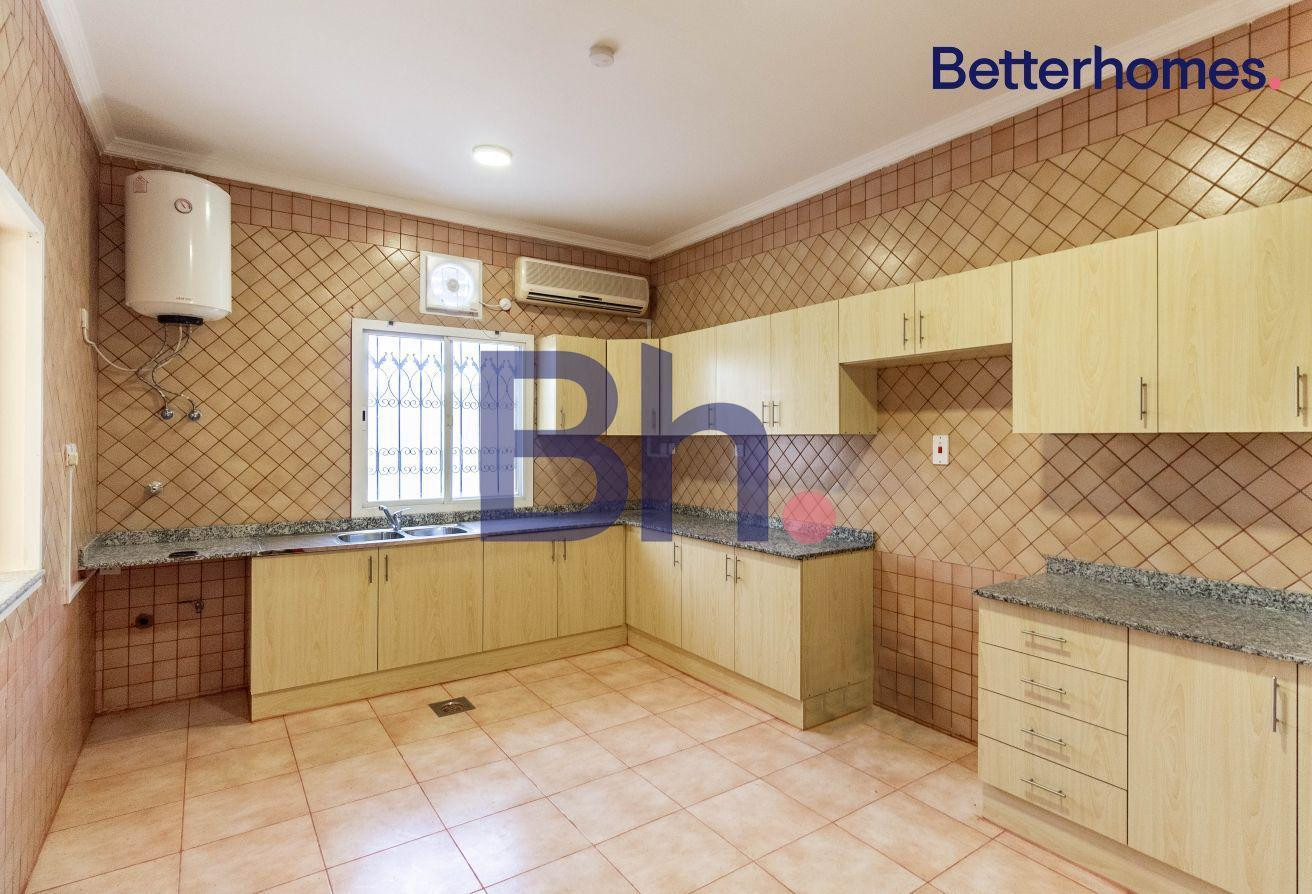 SPACIOUS 4 BEDROOM WITH MAID ROOM | FREE 1ST MONTH - Apartment in Souk Al gharaffa