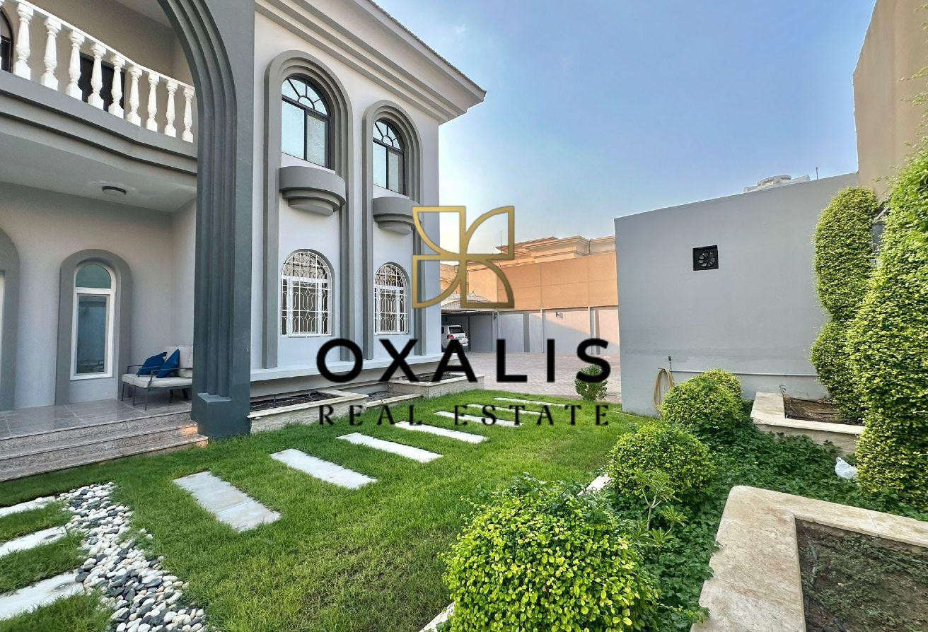 FOR SALE ! STUNNING 5 BHK + MAID | PRIVATE POOL - Villa in Souk Al gharaffa