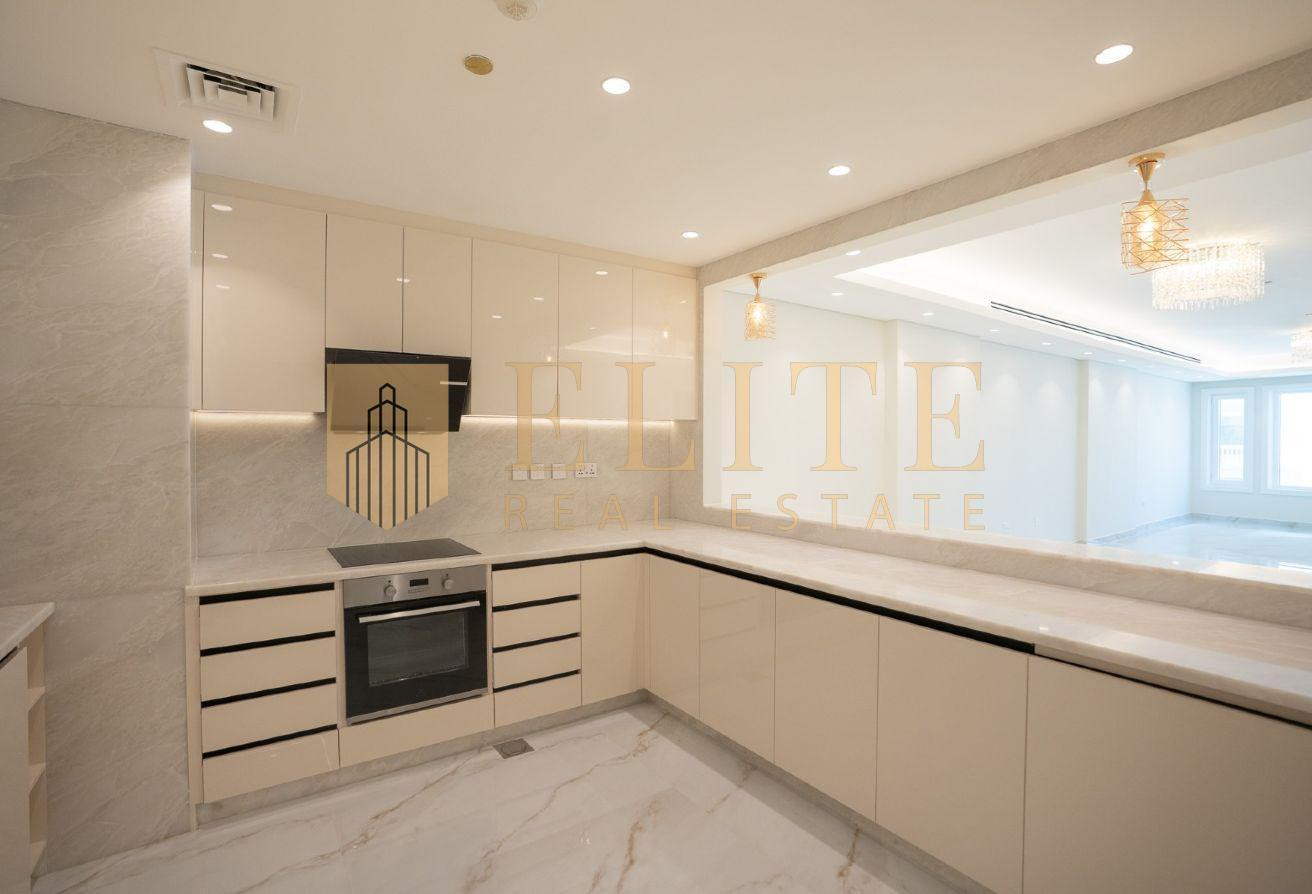 Luxury 1BR Apartment | Porto Arabia Tower - Apartment in Two Porto Arabia