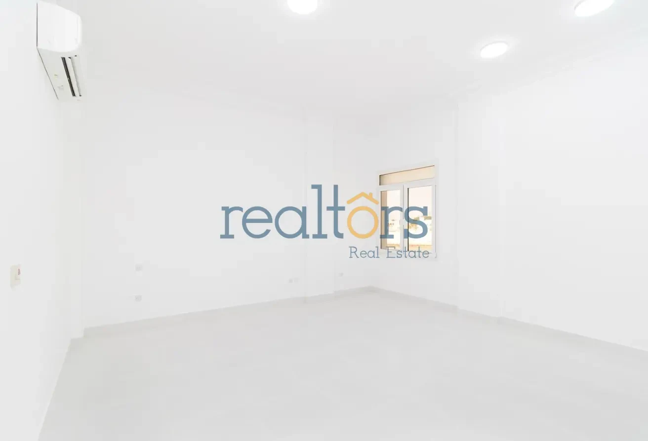 Luxury 6-Bed Villa with Maid &amp; Driver Room – Uf - Villa in West Bay Lagoon