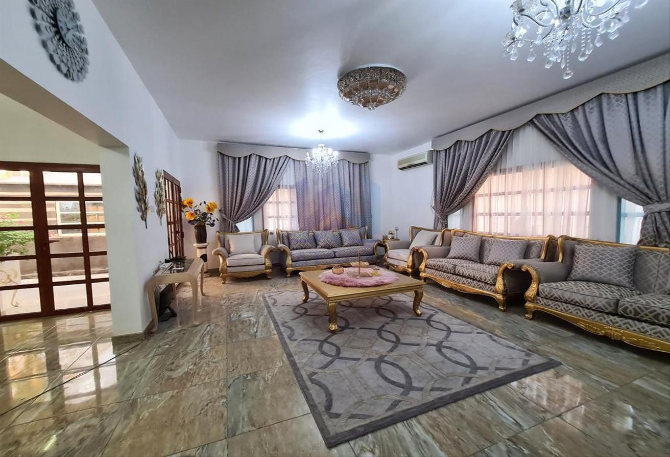ELEGANT BIG 8BR SA VILLA FOR SALE -DAFNA - Villa in Al Dafna
