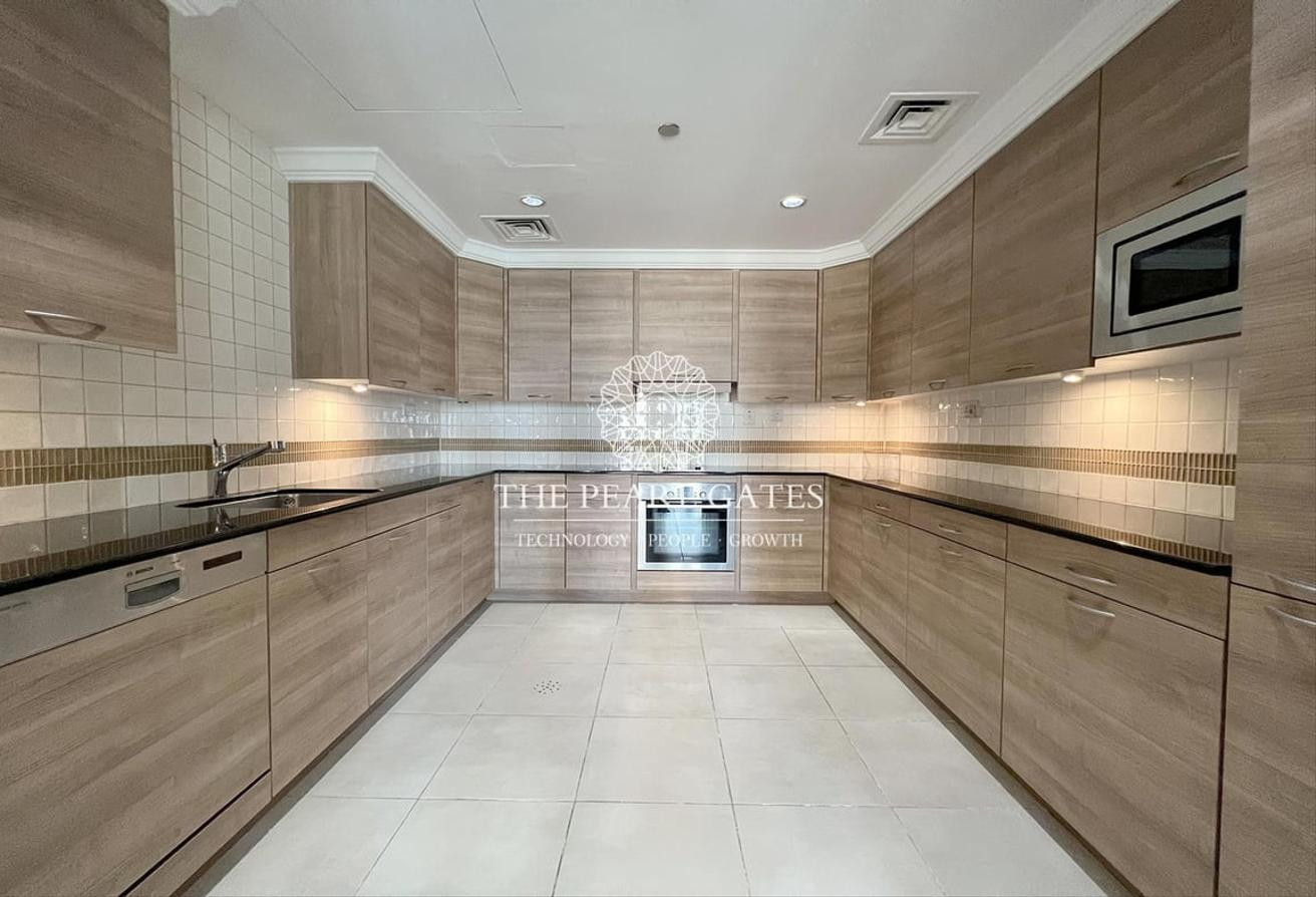 Classic 1 Bedroom | Fully furnished | Great Deal - Apartment in West Porto Drive