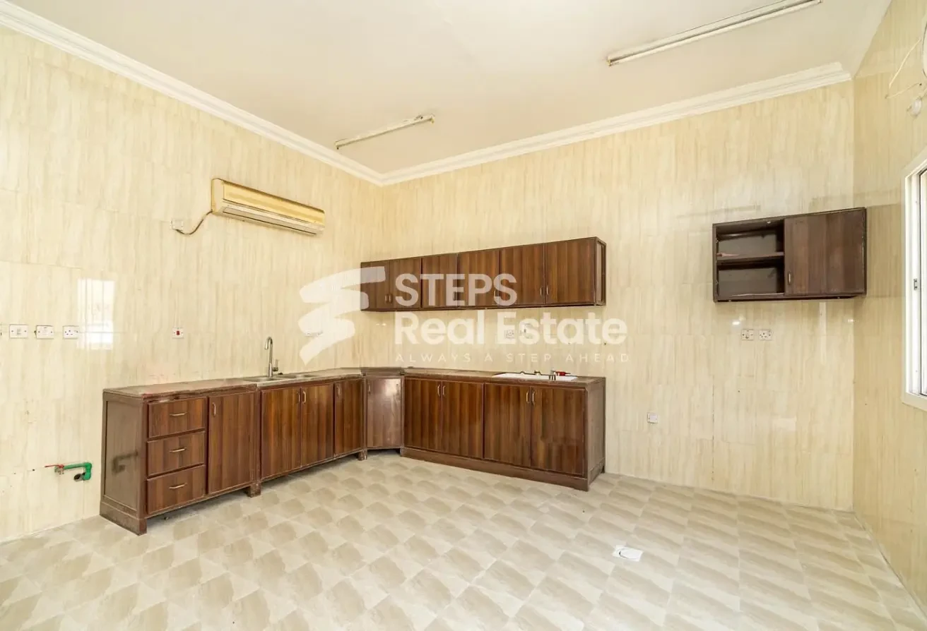 Semi-Attached Villa for Rent in Al Maamoura - Villa in Al Maamoura