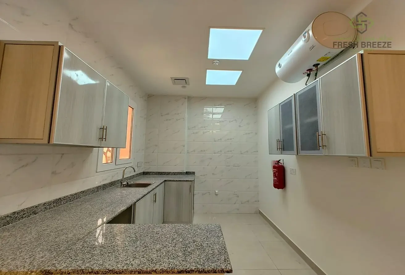 Brand New 1 BHK | Open Kitchen | Un Furnished - Apartment in Thabit Bin Zaid Street