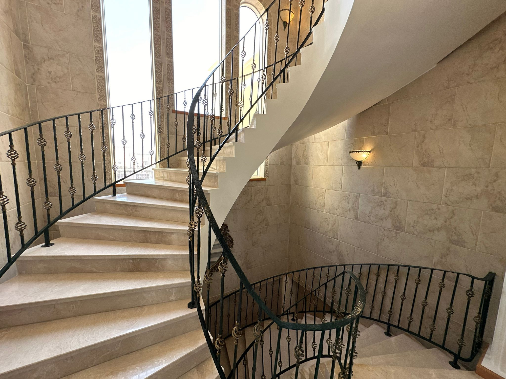 Beautiful Villa For Sale in Al Dafna - Villa in Al Dafna