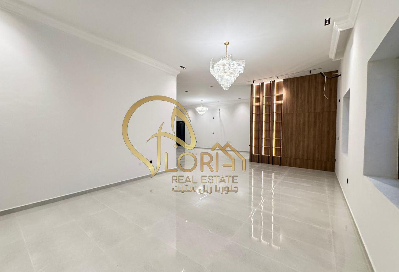 فيلا جديده 9 غرف ماستر للبيع في عنيزة على شارعين - Villa in Onaiza Street