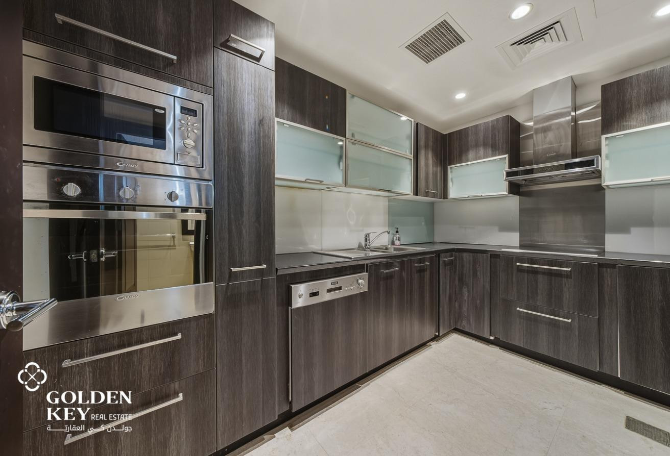 Modern Finishes | FF-2BR w/ Balcony | Porto Arabia - Apartment in West Porto Drive