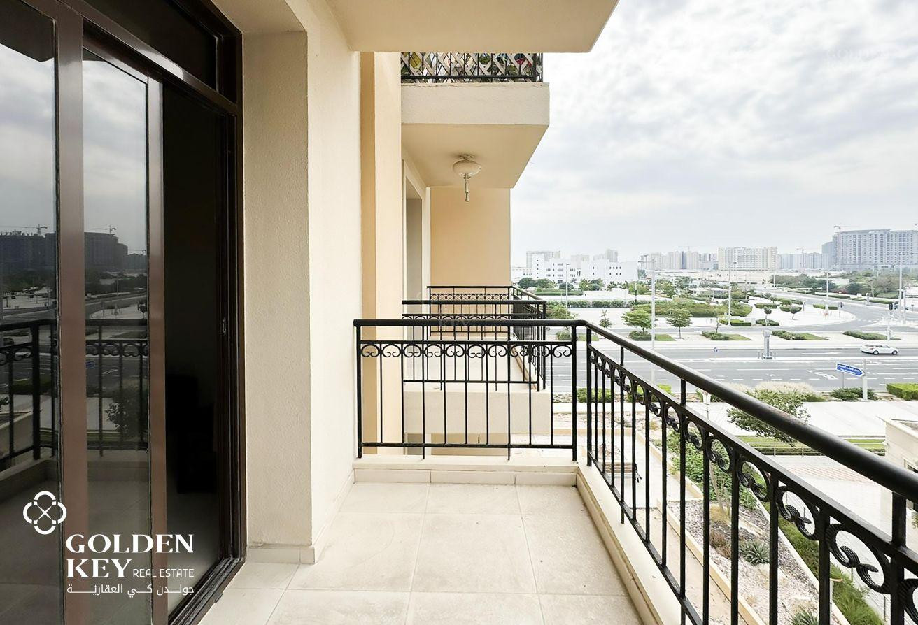 Furnished 3BHK with 2 Balconies | Large Layout - Apartment in Fox Hills