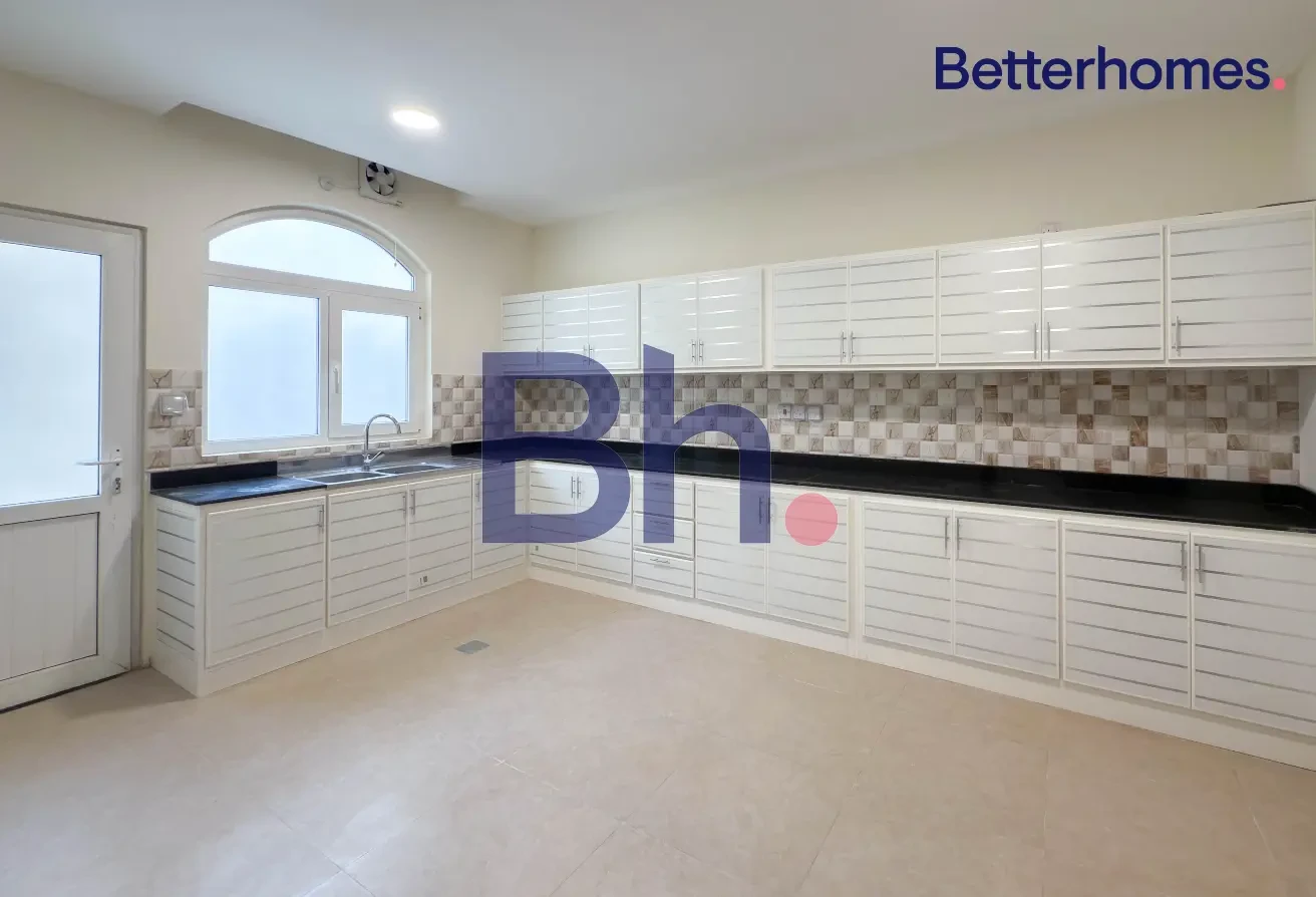 SPACIOUS 6BR WITH MAID VILLA | UMM SALAL MOHAMMED - Apartment in Al Ebb