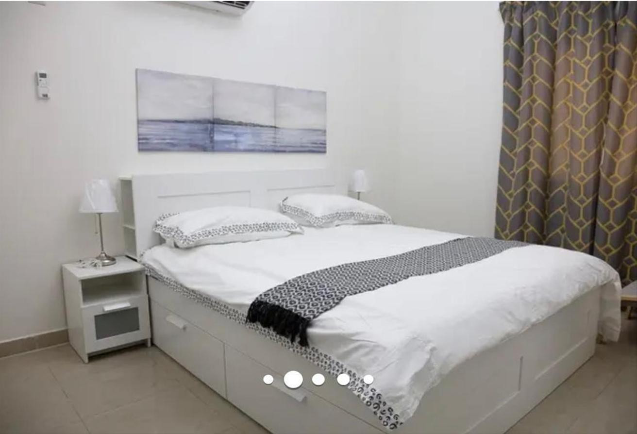 1month free furnished flat1bhk@compound+pool+gym - Apartment in Doha