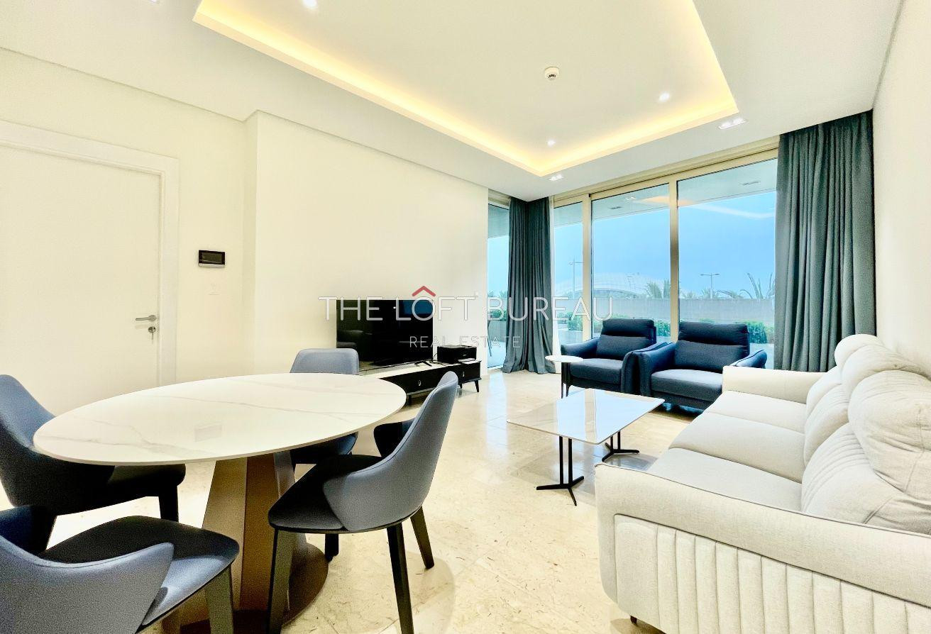 Modern 1BR Flat with Sea-View Balcony, Lusail - Apartment in Marina District