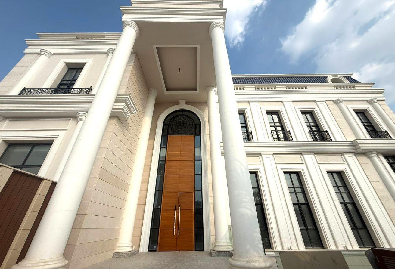 LUXURY 8BR VILLA WITH LIFT, POOL & BASEMENT