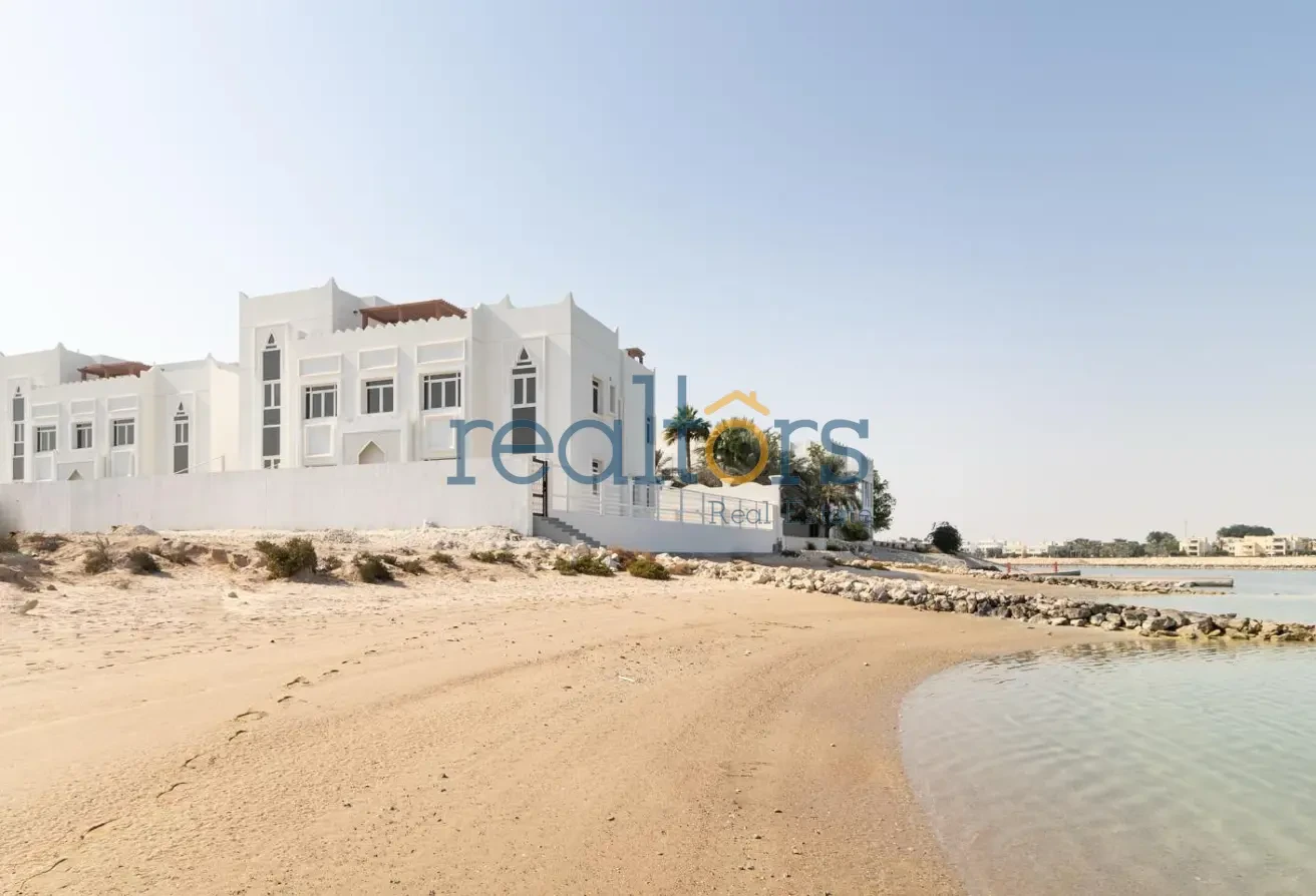 Luxury 6-Bed Villa with Maid &amp; Driver Room – Uf - Villa in West Bay Lagoon