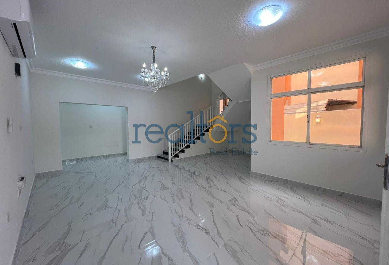 Elegant 4BR Family Villa for Rent in Duhail - Villa in Street 871