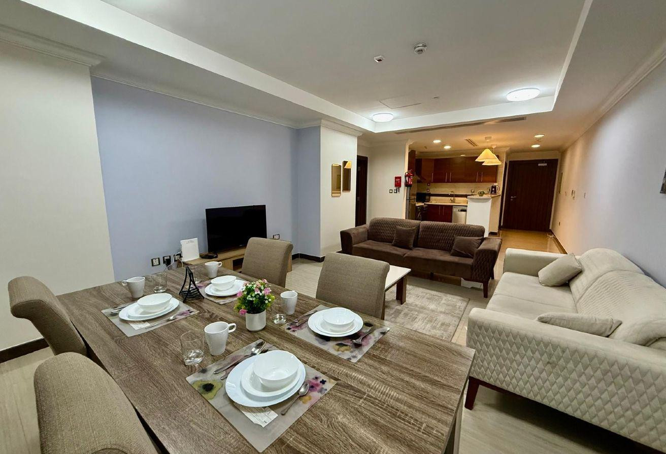 SPACIOUS AND CLEAN / ONE BEDROOM / WITH TERRACE - Apartment in East Porto Drive