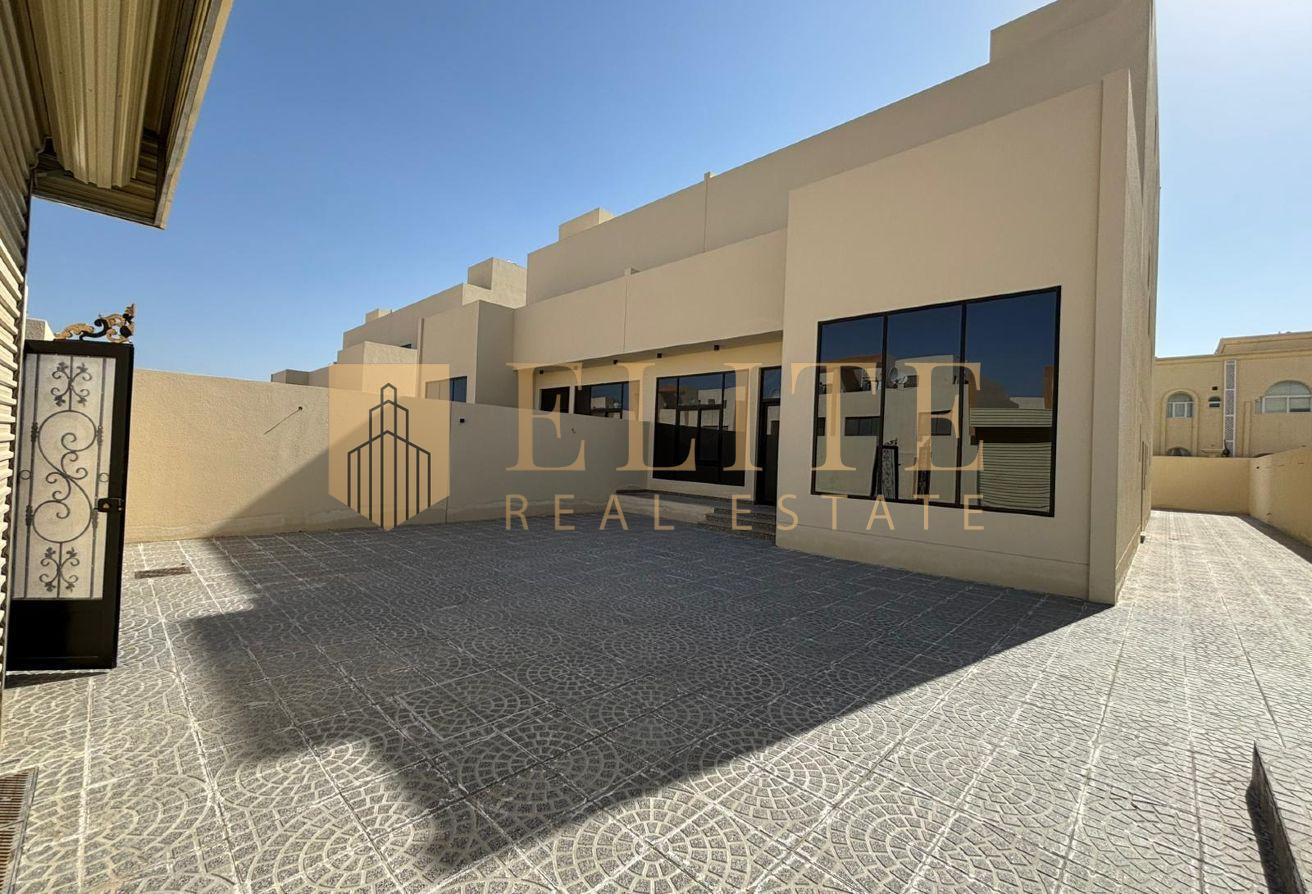 Elegant 5BR Villa in Umm Salal - Villa in Doha