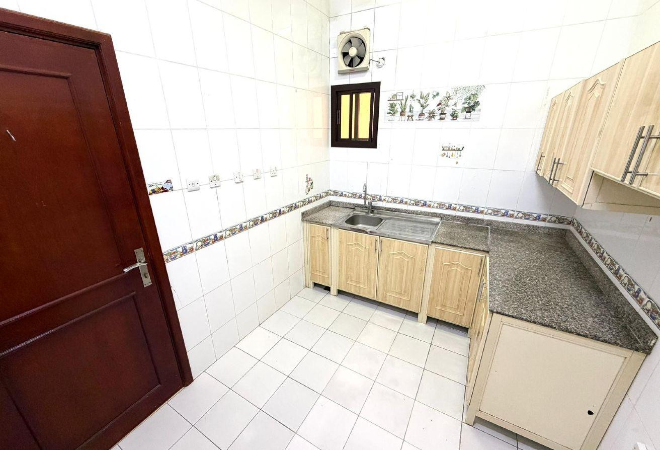 SPACIOUS 3BHK AVAILABLE IN MADINAT KHALIFA - Apartment in Madinat Khalifa Building 58