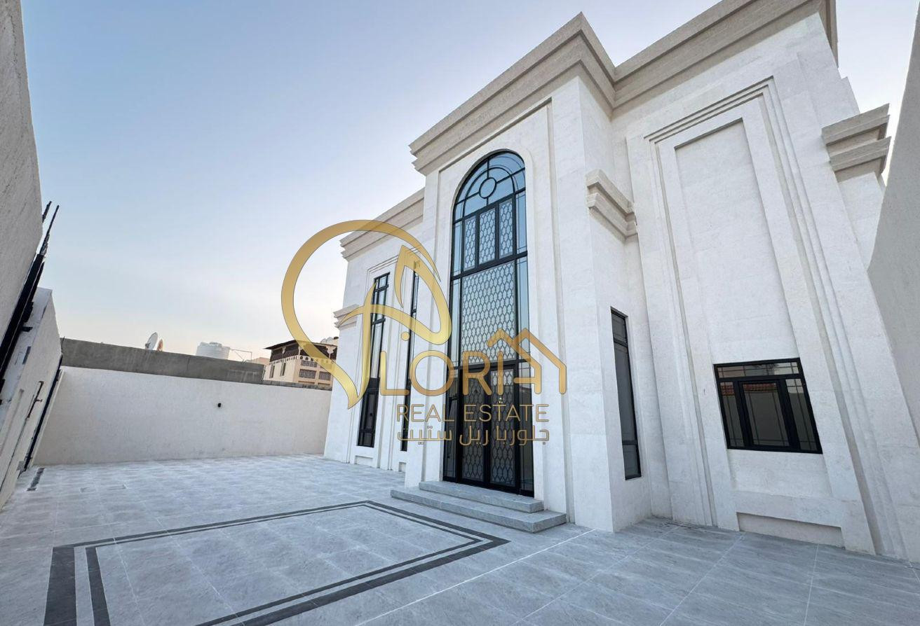فيلا جديده 9 غرف ماستر للبيع في عنيزة على شارعين - Villa in Onaiza Street
