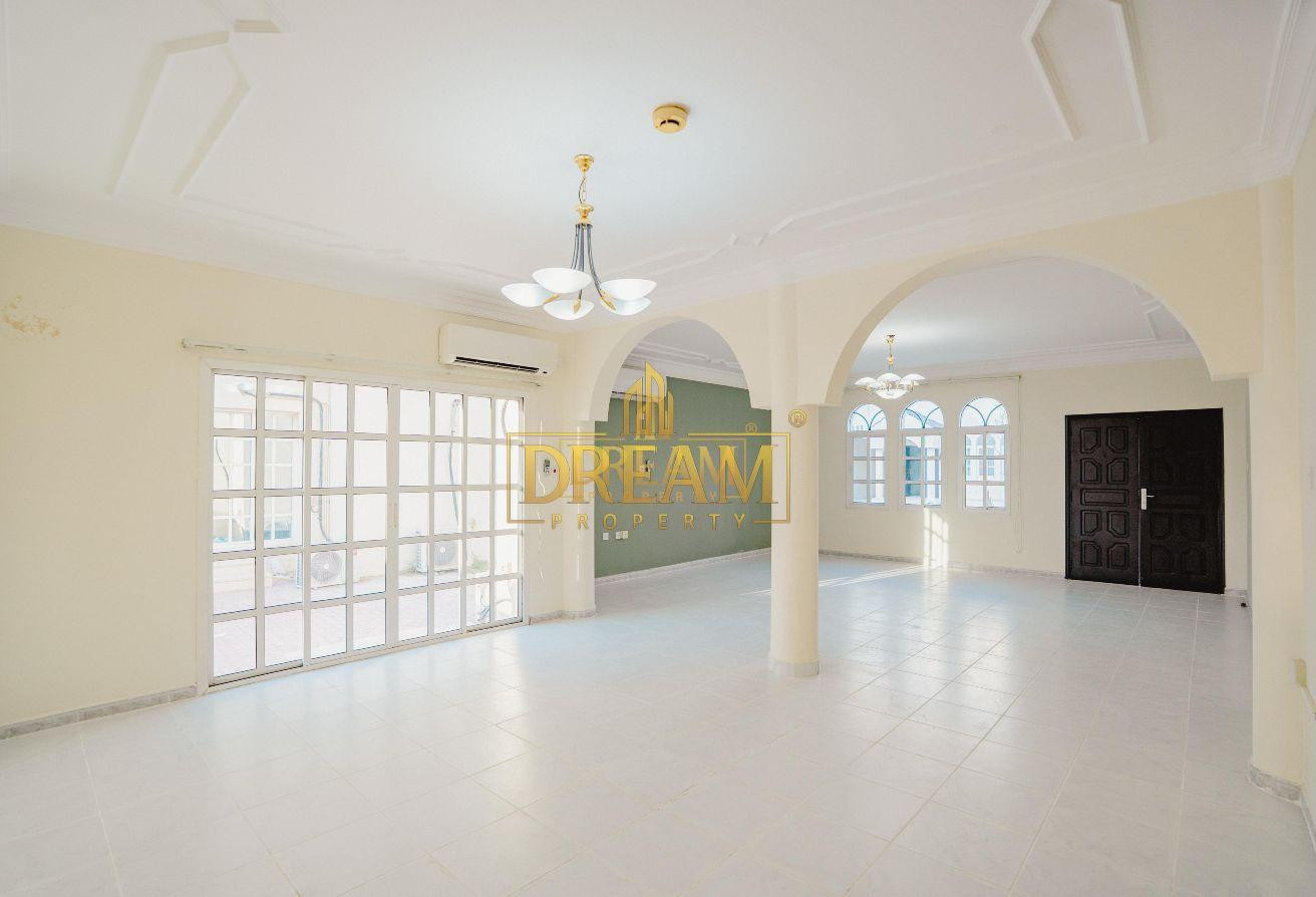 NEWLY RENOVATED COMPOUND | 5BHK SF VILLA FOR RENT - Villa in Al Thumama