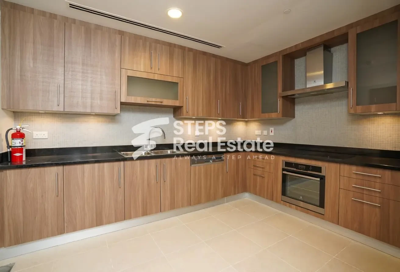 Luxury 2 Bedroom Apartment in The Pearl | Sea View - Apartment in East Porto Drive