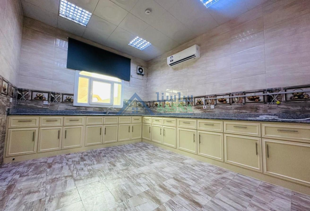 CALM &amp; CLEAN COMPOUND VILLA FOR RENT - BEST PRICE - Villa in Muaither North