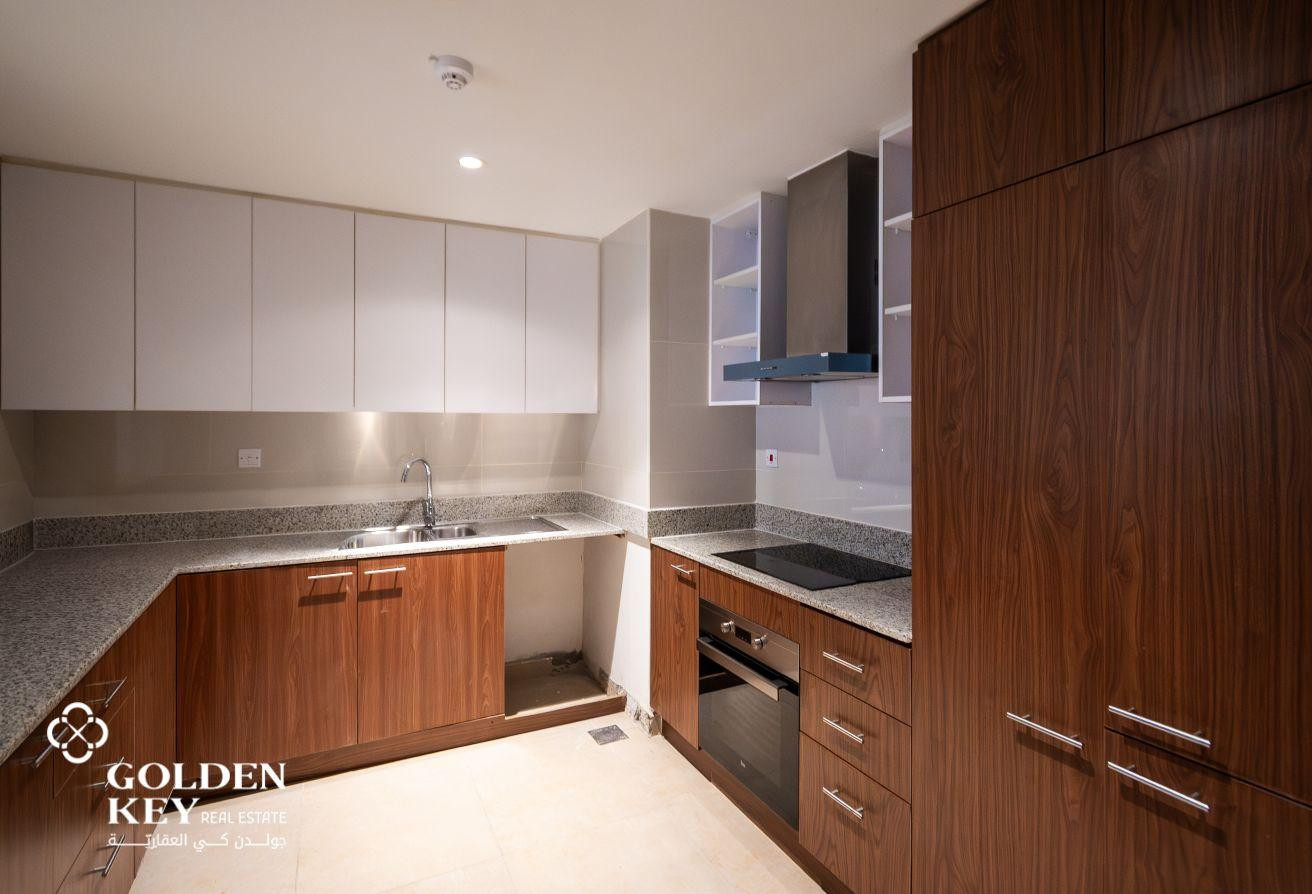 Open Layout | SF-1BR w/ Balcony | Porto Arabia - Apartment in West Porto Drive