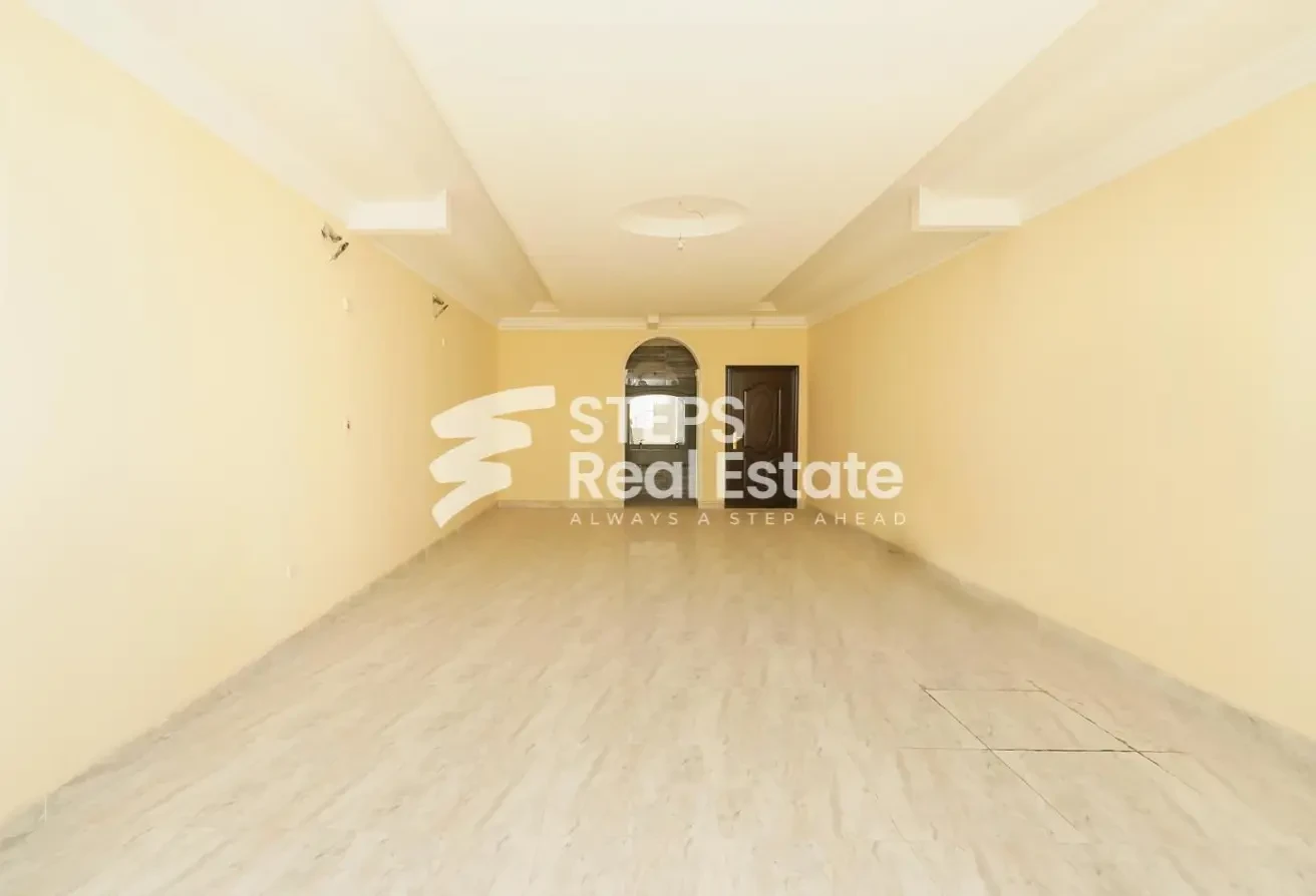 Residential 7-BHK Villa for Sale in Al Wukair - Villa in Al Wukair