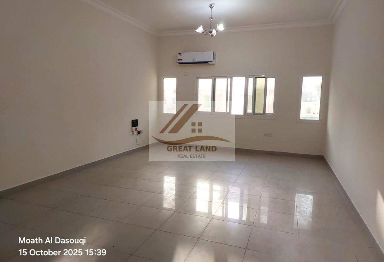 Spacious 2BHK +2BALCONY Closed To Park