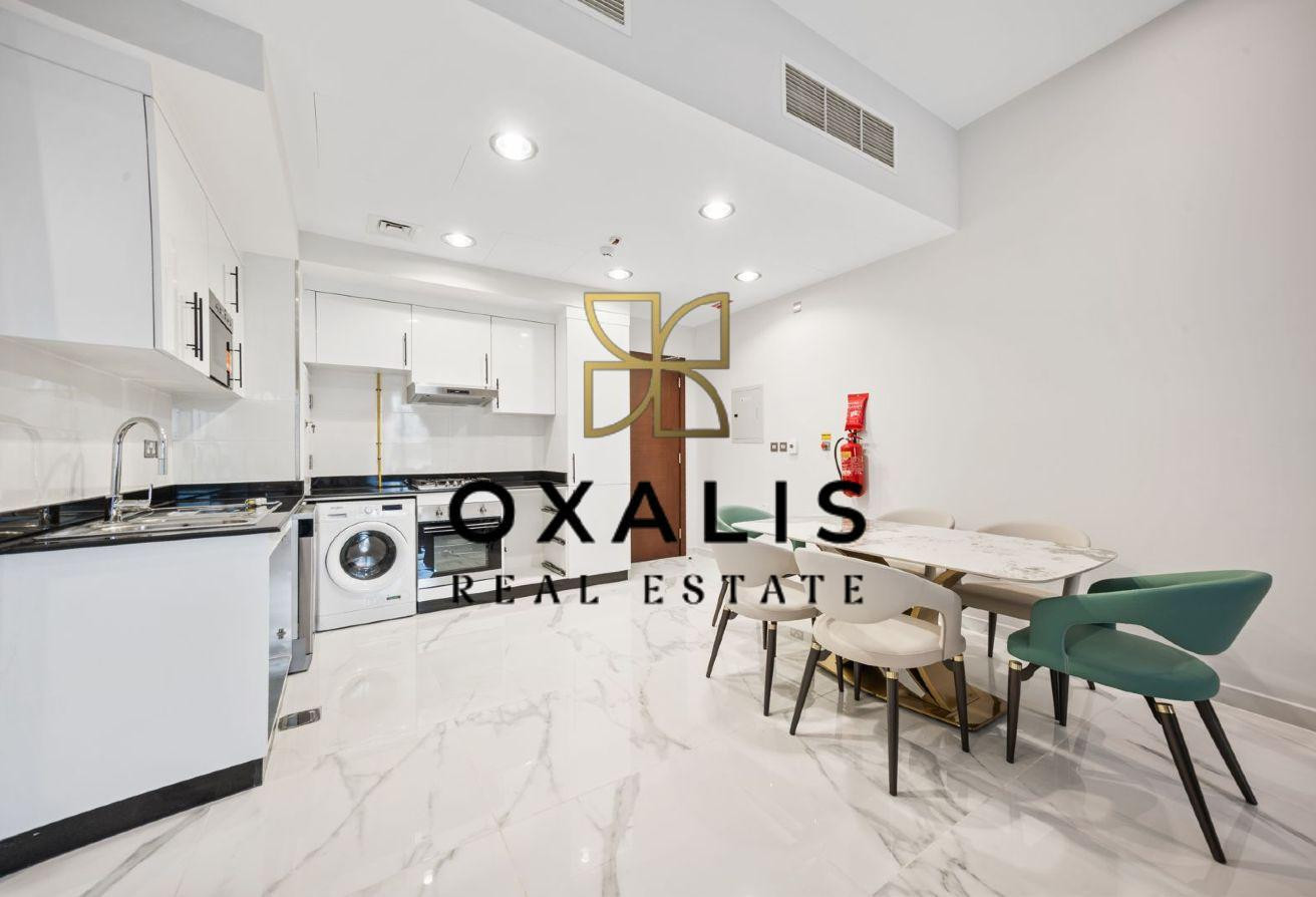 MODERN AND STUNNING 2 BHK FURNISHED | POOL ACCESS - Apartment in Piazza 2