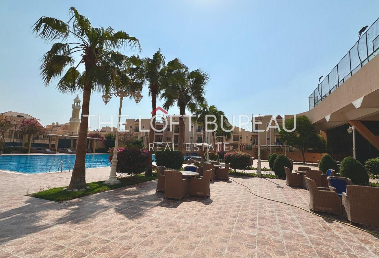 4 Bedroom + Maid Villa | Olympic-size pool - Villa in Alfardan Gardens