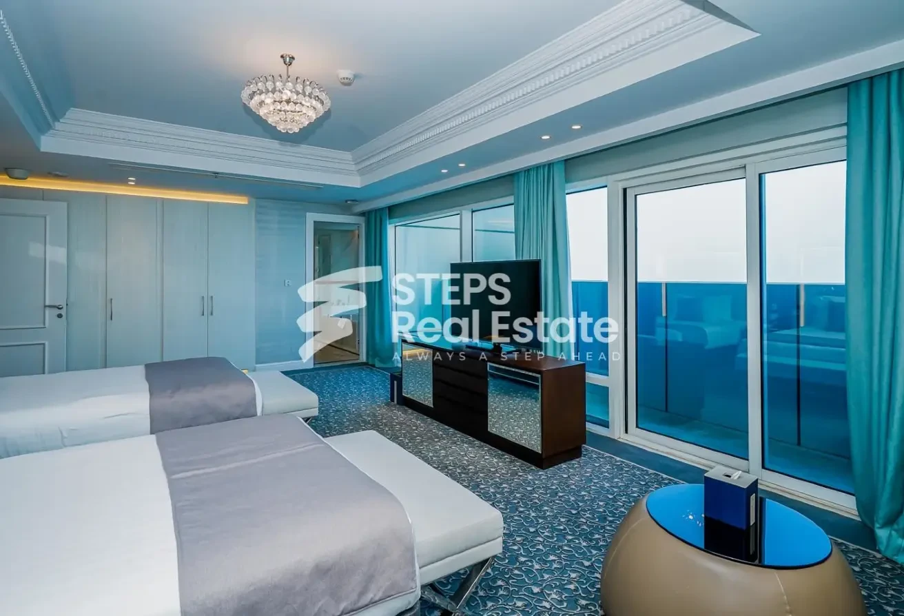 Luxury 4BHK Penthouse with Maids and Office - Apartment in West Porto Drive